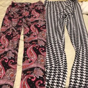 2 pairs of leggings